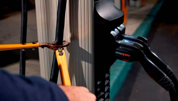 Новые кабели уже начали устанавливаться на зарядных станциях ChargePoint
