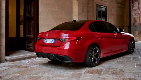 Alfa Romeo Giulia Quadrifoglio 100th Anniversary